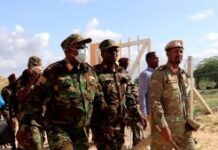Saraakiil ka socota dowladda Soomaaliya oo gaaray degmada Baraawe