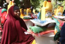 AU distributes relief items to help flood victims in southern region of Somalia