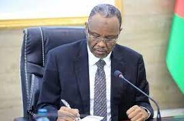 Madaxweynihii hore ee Koonfur Galbeed oo Xasan Sheekh ku eedeeyay faragelin siyaasadeed iyo mid ciidan