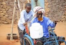 FAO provides cash plus livestock and agriculture packages to cushion vulnerable households from the desert locust invasion