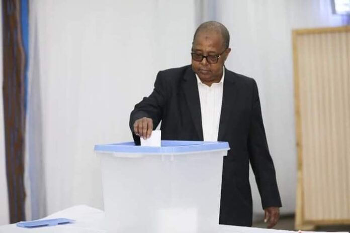 Guddoomiyihii guddiga xalinta khilaafaadka doorashooyinka oo geeriyooday
