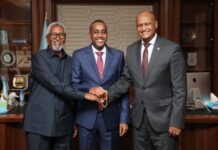 Sawirro: Rooble oo heshiis kala dhex-dhigay Mahdi Guuleed iyo Cabdi Xaashi