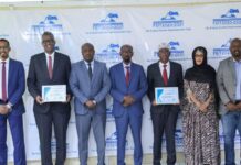 Guddiga doorashada oo shaaciyey tirada xildhibaanada qaadatay shahaadada