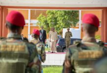 Sawirro: Madaxweynaha Soomaaliya oo kormeeray Wasaaradda Gaashaandhigga