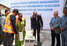 R/W Xamza oo dhagax-dhigay xarunta cusub ee Wasaaradda Haweenka