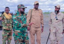Jubaland ministers visit troops in the frontlines outside Kismayo city