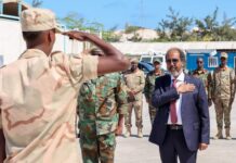 Sawirro: Madaxweynaha JFS oo la kulmay ciidamada laga soo celiyay dalka Eritrea