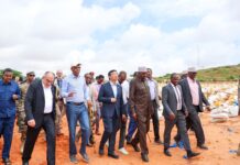 Somali PM, foreign diplomats and Jubaland leader visit flood victims