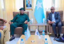 Sawirro: Maxay ka wada-hadleen taliyaha Asluubta iyo guddoomiyaha SoDMA?
