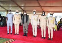 Madaxweynaha Uganda oo qaabilay Taliyaha Ciidanka Xoogga Dalka Soomaaliya