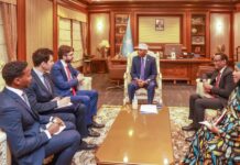 Somali PM receives new Turkish ambassador at his office