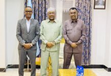 Sheekh Aadan Madoobe oo la kulmay guddoomiyaha Hay’adda SoDMA + Sawirro
