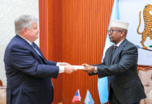 U.S. Ambassador Presents Credentials to Somali Foreign Minister