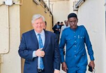 Dowladda Soomaaliya oo Mareykanka kala hadashay dagaalka Al-Shabaab + Sawirro