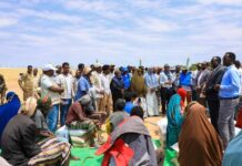 Somali Officials Visit Internally Displaced Persons in Hudur, Bakool Region