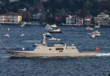 Turkish naval vessels escort drilling fleet off Somalia