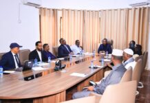 Mahad Salaad oo la kulmay guddiga dhismaha dekadda Hobyo + Sawirro