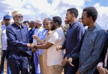 Axmed Madoobe oo ka tegay Muqdisho, kuna laabtay Kismaayo + Sawirro