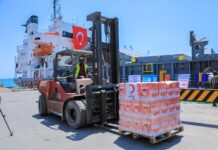 DF Soomaaliya oo Turkiga kala wareegtay markab sida shixnad gargaar ah + Sawirro