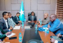 Agaasime Dhuxulow oo kulan la qaatay wakiilka Midowga Afrika + Sawirro