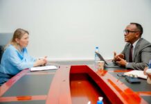 Guddoomiyaha SoDMA oo la kulmay madaxa hay’adda USAID + Sawirro