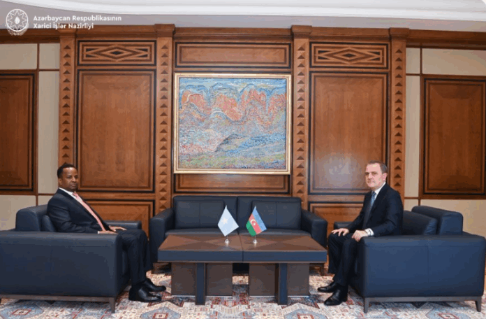 Soomaaliya iyo Azerbaijan oo ka wadahadlay xoojinta xiriirka labada dal