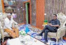 Somali interior minister meets leading traditional elder in LasAnod after regional state-building