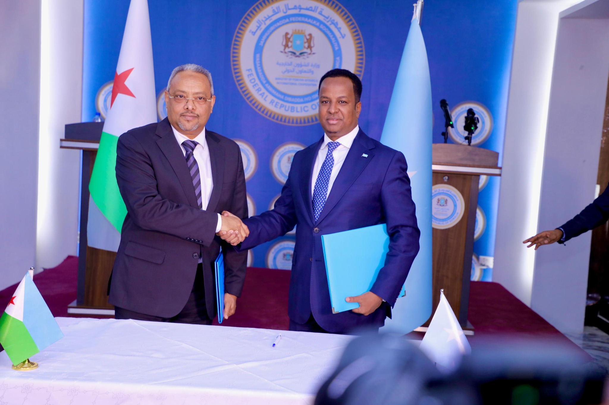 Wasiirka Arrimaha Dibadda oo Kulan La Yeeshay Dhigiisa Dalka Jabuuti