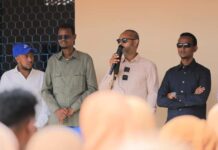 Wasiir booqday iskuul taariikhi ah oo ardayda danyarta waxbarasho bilaash ah siiya Waajid