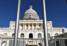 U.S. gov’t shutdown enters third week as Treasury warns of economic toll