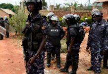 Booliiska Kampala oo gurigiisa kala baxay hoggaamiyaha mucaaradka Uganda