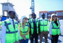 Wasiiru-dowlaha Dekedaha iyo Gaadiidka Badda oo Wafdi Midowga Yurub ah ku Soo Dhaweeyay Dekedda Muqdisho
