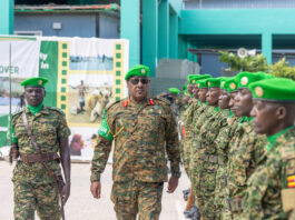 AUSSOM Commander Visits Mubarak After Al-Shabaab Ousted