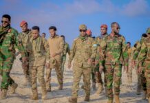 Taliyaha Ciidanka Dhulka oo kormeer ku tegay Gandarshe, dhiirrigeliyay ciidanka