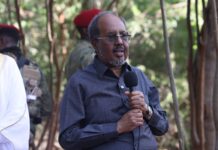 Somali President Marks Eid with Troops and Civilians in Gandarshe