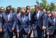 Madaxweyne Xasan Sheekh oo Qaabilay Wasiirka Tamarta Turkiga