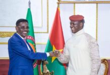Wasiirka Amniga Soomaaliya oo Kulan la Qaatay Hoggaamiyaha Burkina Faso