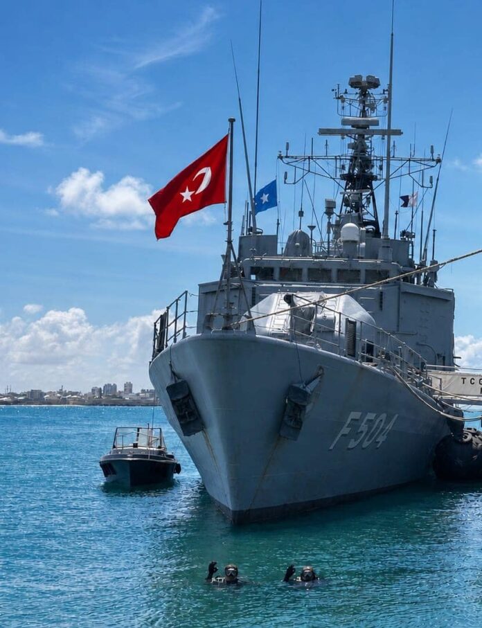 Somali Navy Escorting Turkish Support Vessels Off Somali Coast, Ankara Says