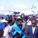 Garsoore Cumar Cartan oo Muqdisho Dib ugu Soo Laabtay, Looguna Sameeyay Soo Dhaweyn Heer Sare ah
