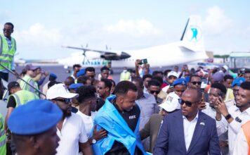 Garsoore Cumar Cartan oo Muqdisho Dib ugu Soo Laabtay, Looguna Sameeyay Soo Dhaweyn Heer Sare ah