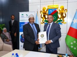 Madaxweyne Sheekh Aadan Madoobe oo xilka si rasmi ah Maanta ula wareegay