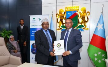 Madaxweyne Sheekh Aadan Madoobe oo xilka si rasmi ah Maanta ula wareegay