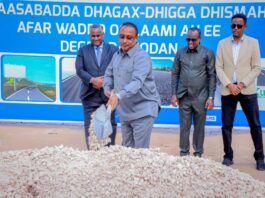 Duqa Muqdisho oo Dhagax-dhigay Afar Waddo oo Laami ah oo laga Hirgelinayo Degmada Hodan