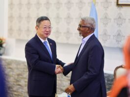 Guddoomiyaha Aqalka Sare oo Garoonka Aadan Cadde Kula Kulmay Safiirka Shiinaha ee Soomaaliya
