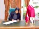 Wasiirka Qoyska oo Saxiixday Buugga Tacsida Amiirkii Hore ee Qatar