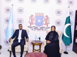 Wasiir Khadiija Al-Makhzoumi oo booqatay Safaaradda Soomaaliya ee Pakistan