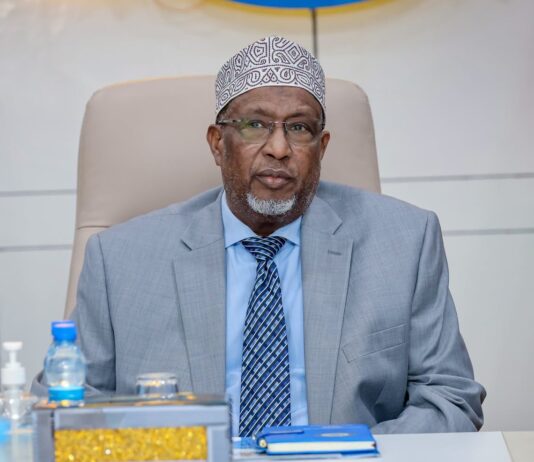 Hoggaamiyaha Koonfur Galbeed oo la kulmay golihii hore ee xukuumadda