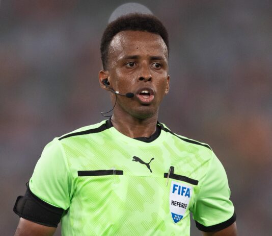 Garsoore Soomaaliyeed Cumar Artan oo Garsooraya tartanka UEFA Super Cup