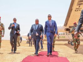 Ra’iisul Wasaare Xamsa Cabdi Barre oo gaaray Laascaanood