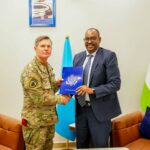 Puntland iyo Mareykanka oo kala saxiixday heshiis iskaashi amni